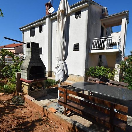 Apartments Marinela Njivice Εξωτερικό φωτογραφία