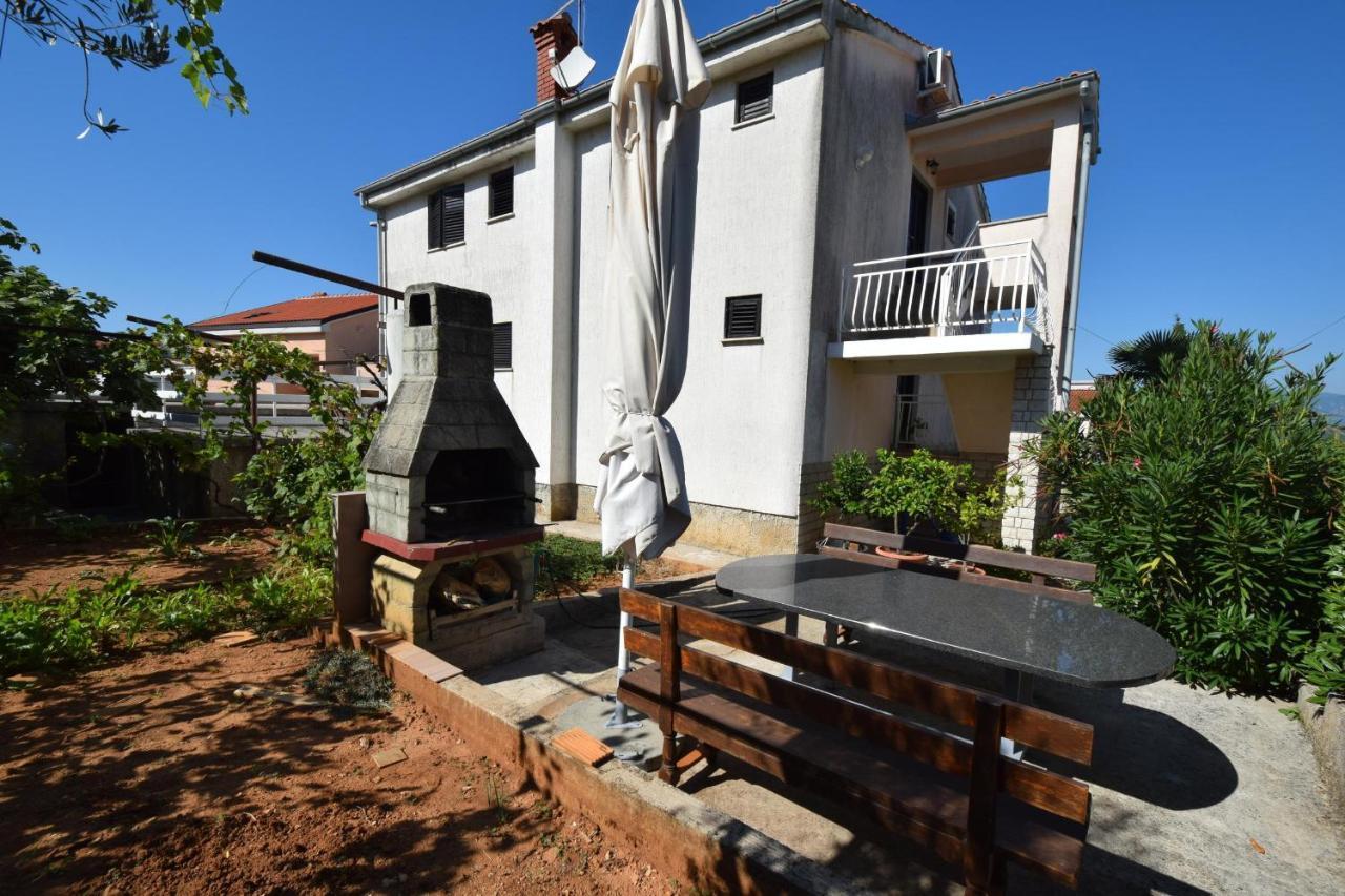 Apartments Marinela Njivice Εξωτερικό φωτογραφία