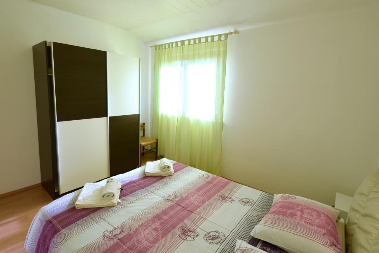 Apartments Marinela Njivice Εξωτερικό φωτογραφία