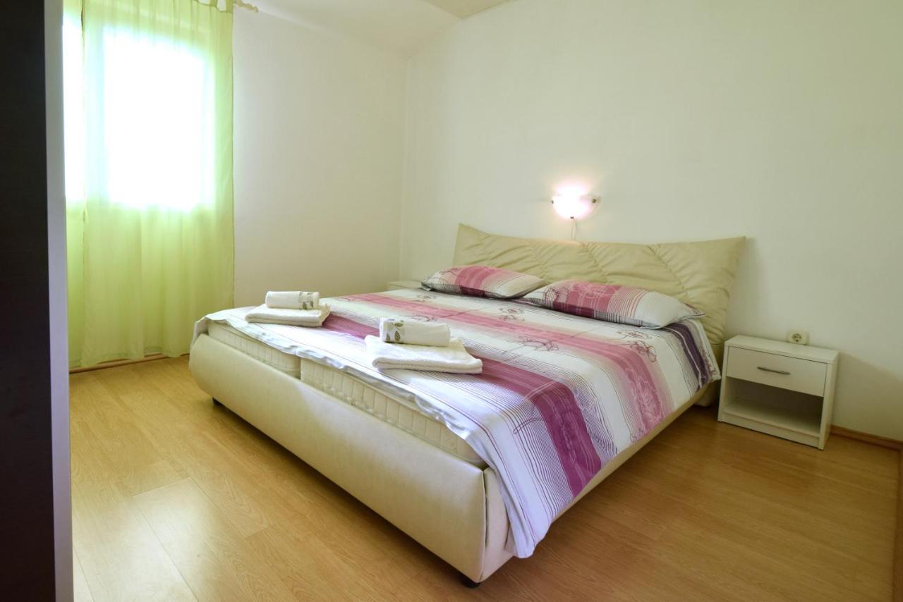 Apartments Marinela Njivice Εξωτερικό φωτογραφία