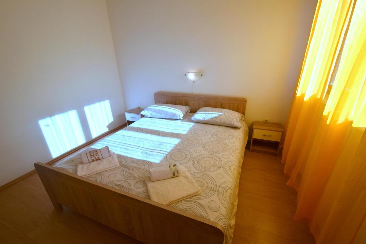 Apartments Marinela Njivice Εξωτερικό φωτογραφία