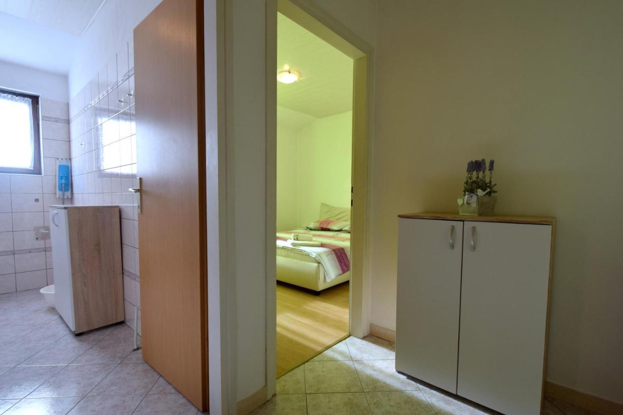 Apartments Marinela Njivice Εξωτερικό φωτογραφία