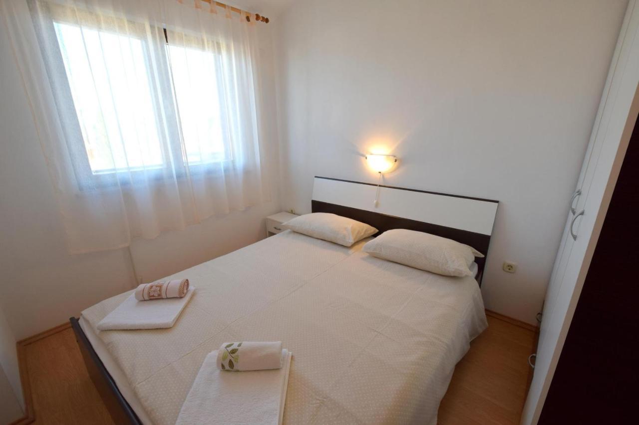 Apartments Marinela Njivice Εξωτερικό φωτογραφία