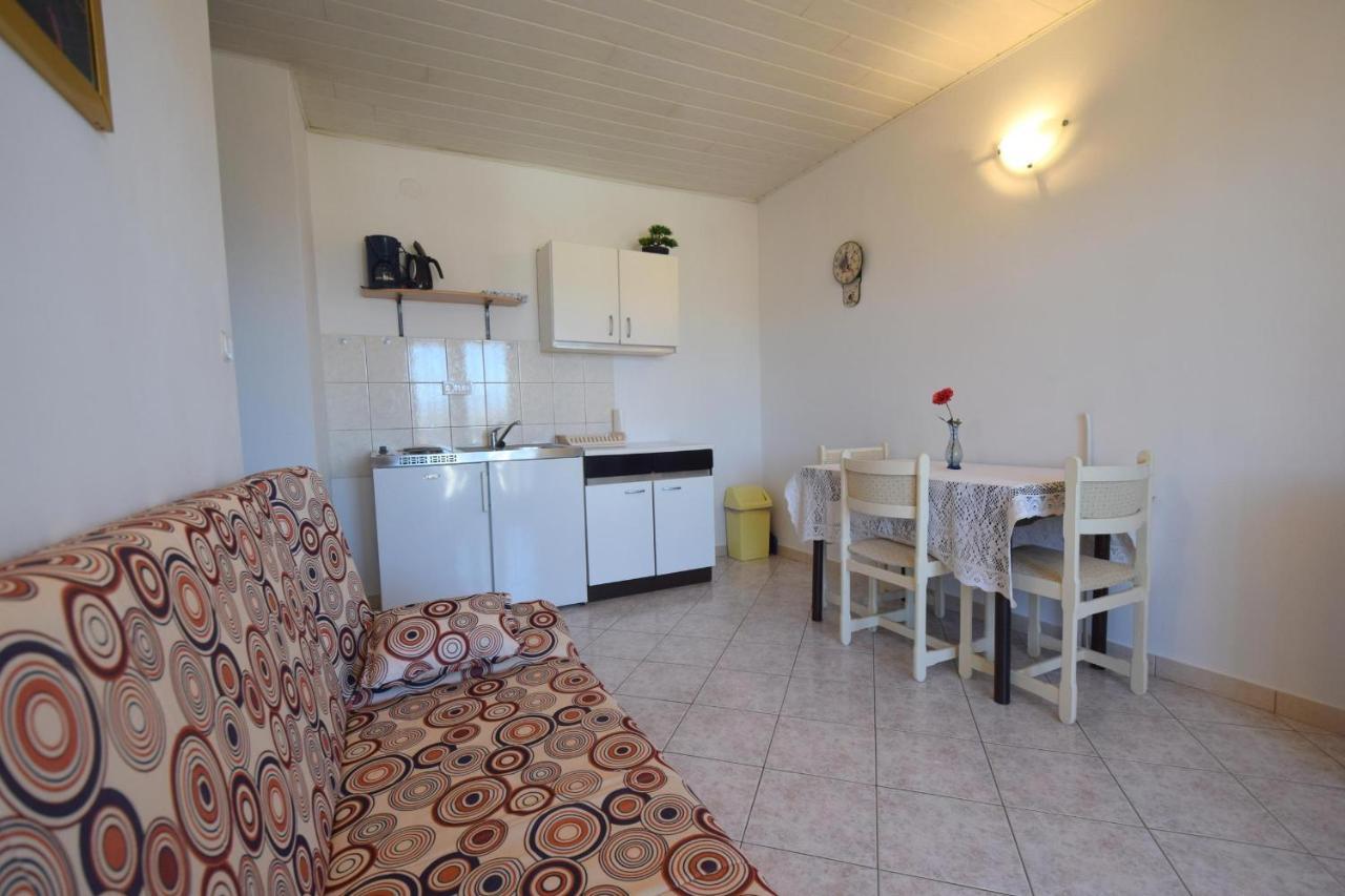 Apartments Marinela Njivice Εξωτερικό φωτογραφία