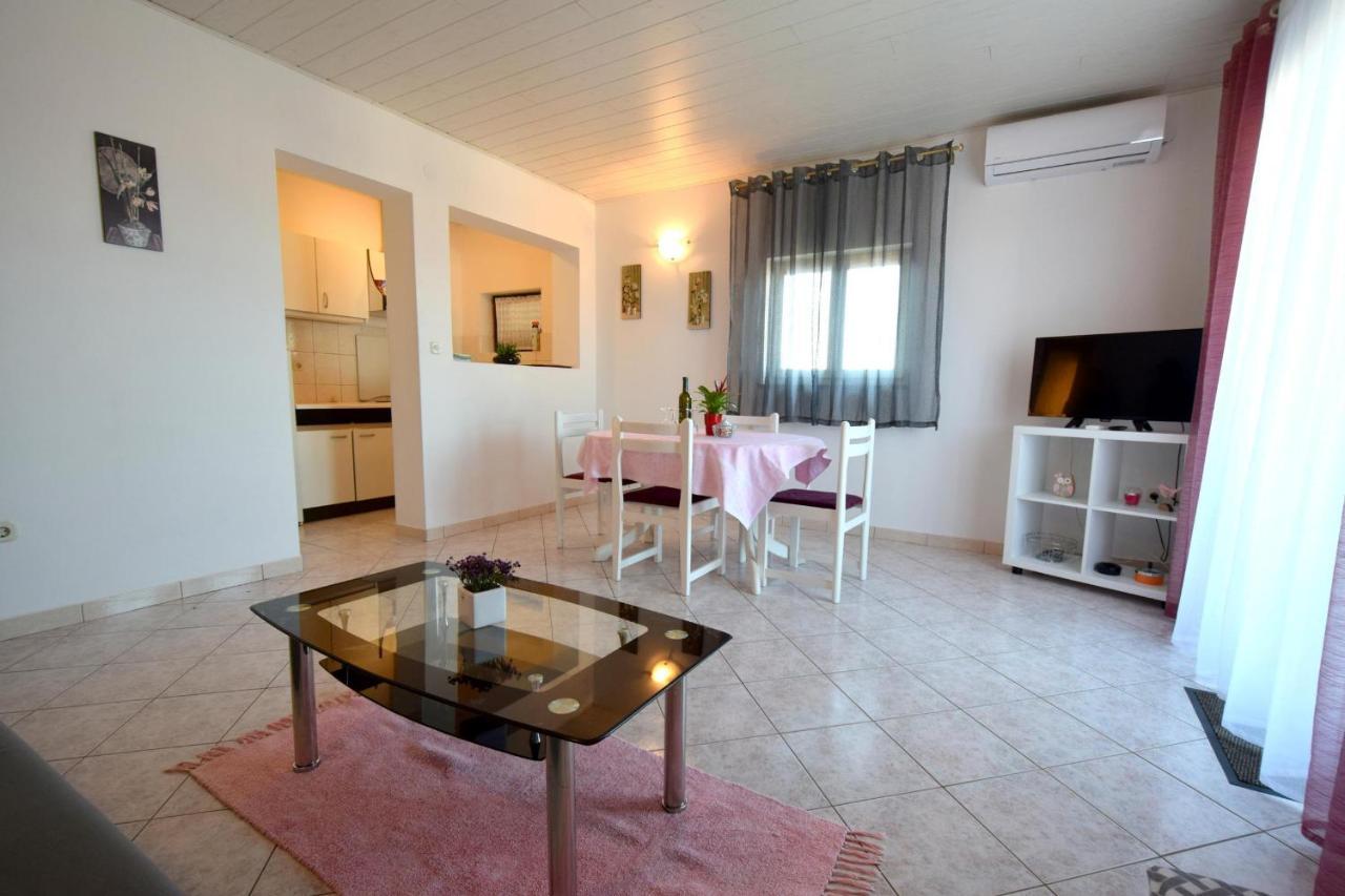 Apartments Marinela Njivice Εξωτερικό φωτογραφία
