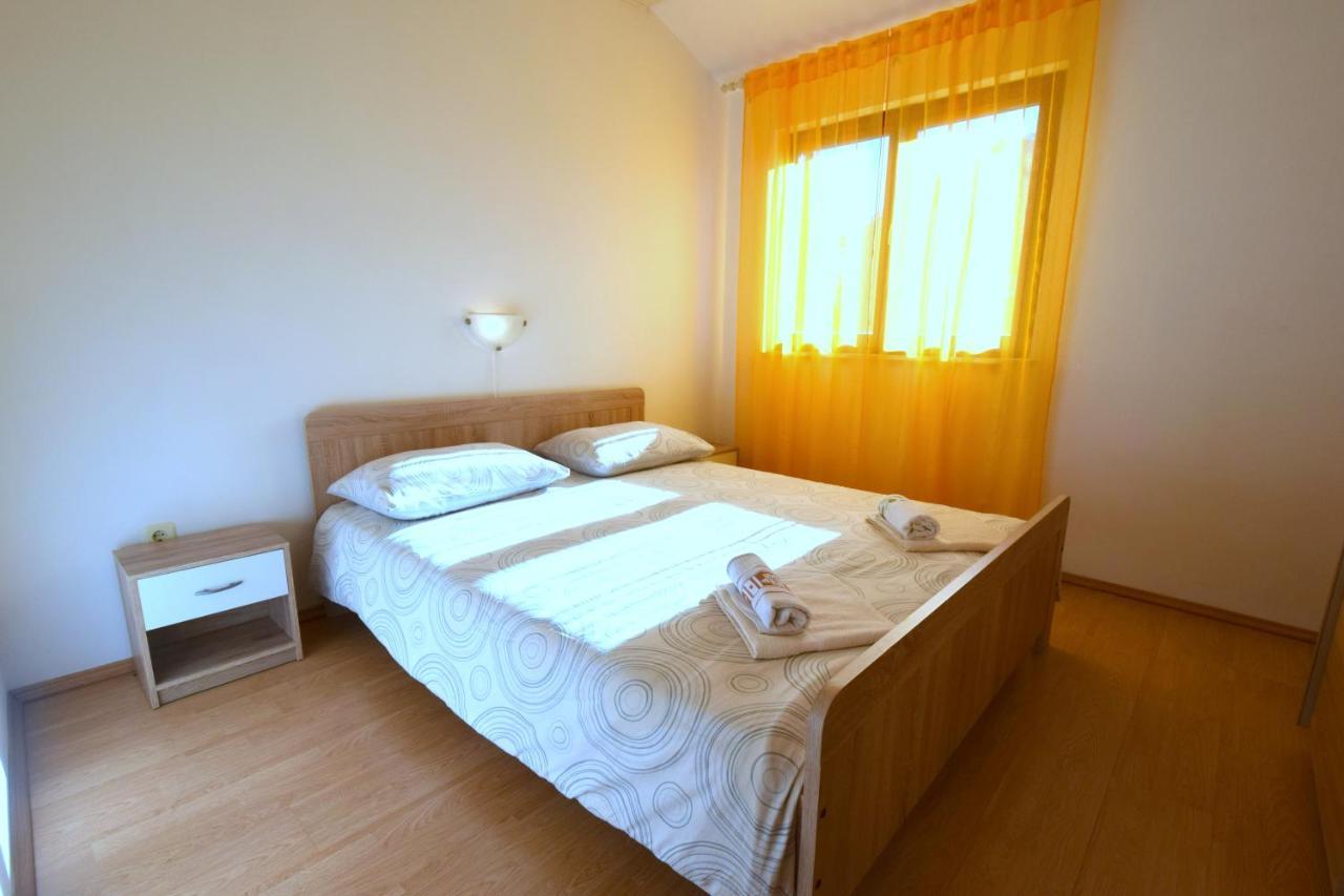 Apartments Marinela Njivice Εξωτερικό φωτογραφία