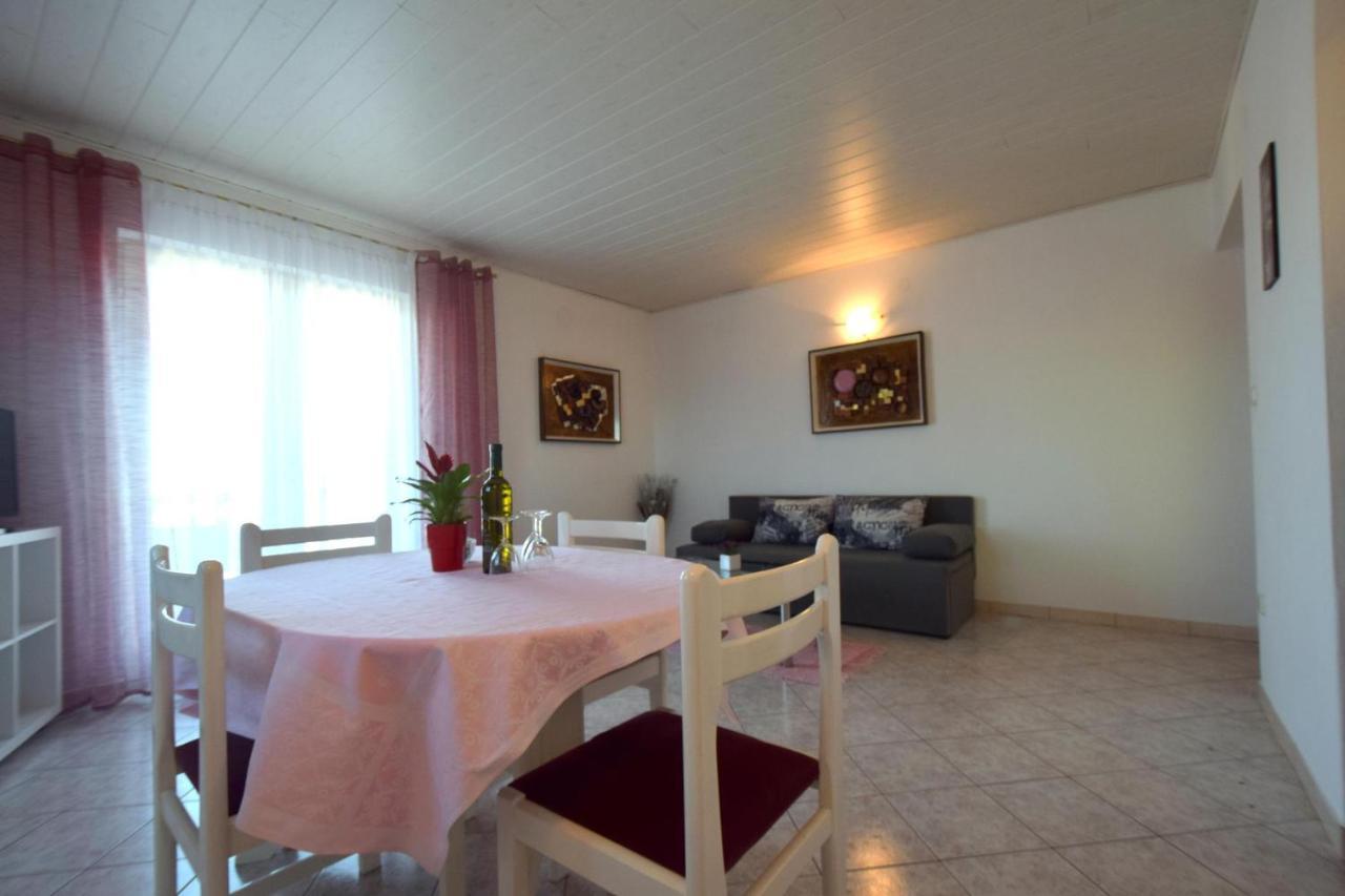 Apartments Marinela Njivice Εξωτερικό φωτογραφία